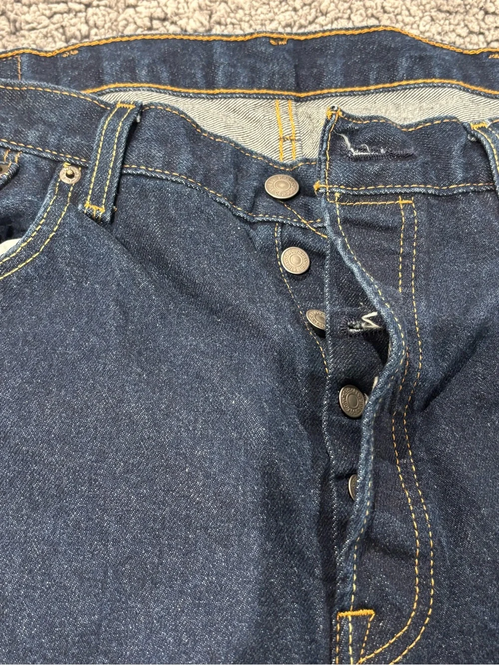 Levis straight leg